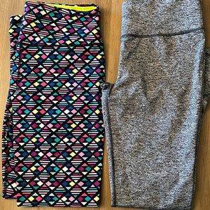 2 Pairs of Victoria Secret Sport Leggings Size Medium